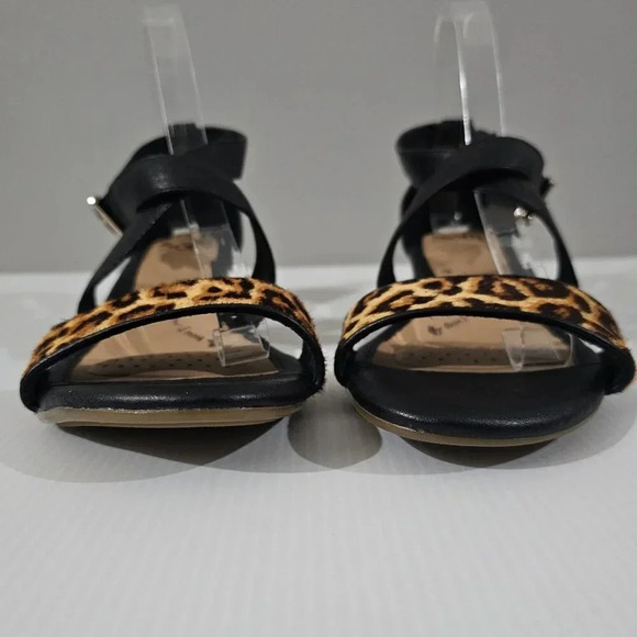 NEW Sofft Innis Sandal Womens 9.5 Black Leather Cheetah Print Strappy Wedge - Picture 4 of 13
